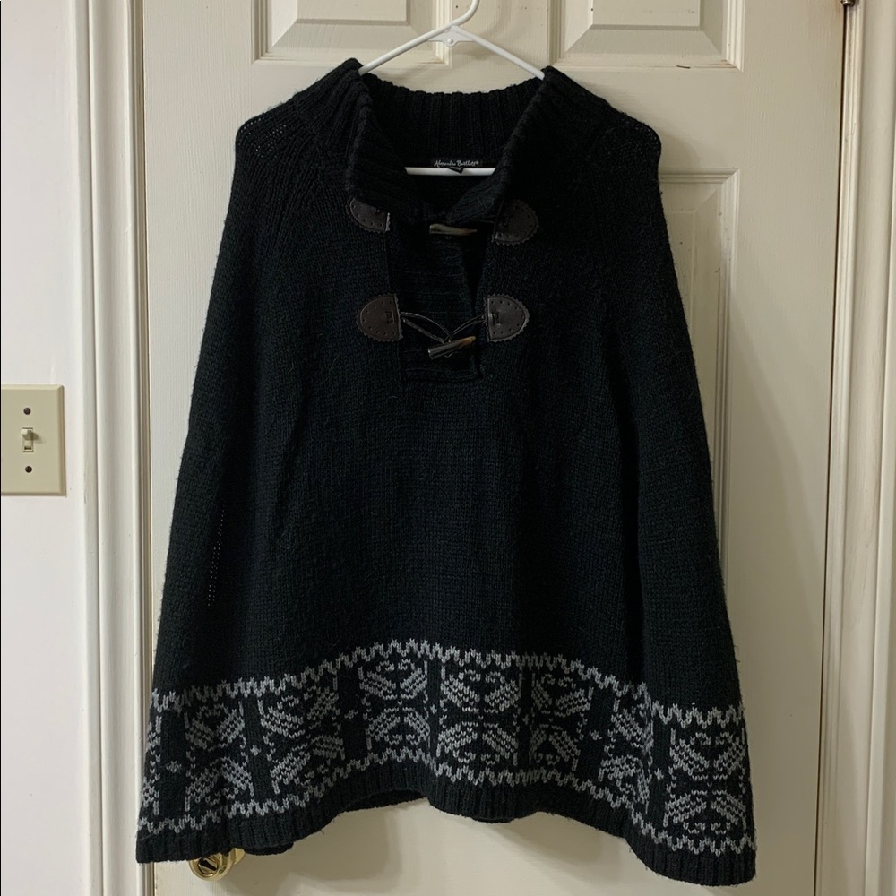 🌷3 for $25🌷Alexandra Bartlett, US OS, Black & White Toggle Nordic Pattern Cape